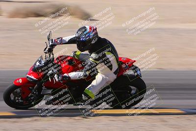 media/Dec-10-2023-SoCal Trackdays (Sun) [[0ce70f5433]]/Turn 9 Inside Set 2 (1115am)/